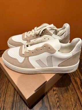 Veja Low-Top Sneakers in White and Beige Suede